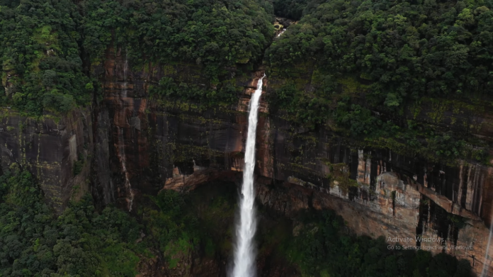 Nohkalikai Falls